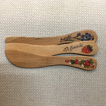 Butter knife with a picture